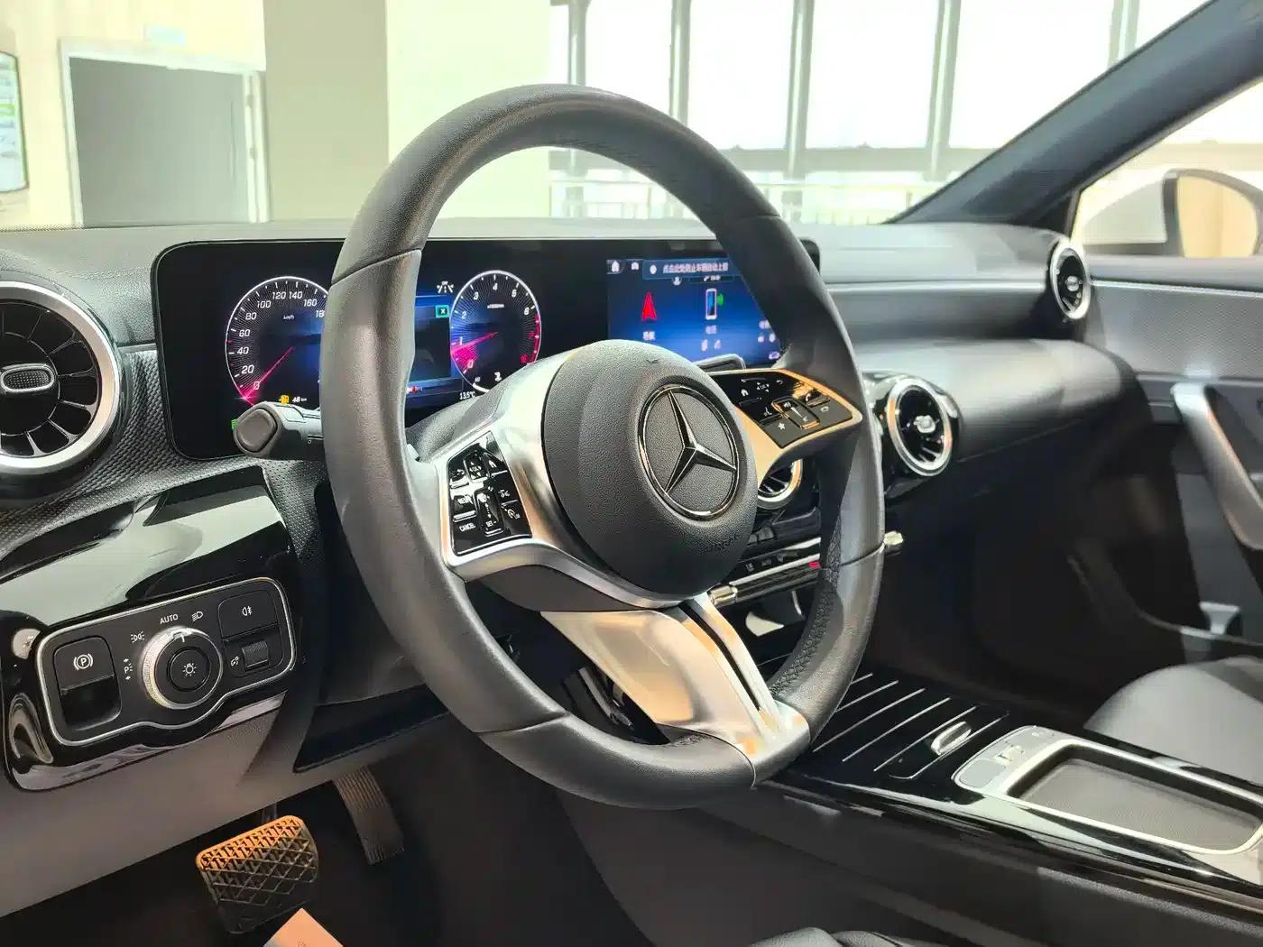 2023 Mercedes-Benz A-Class A 180 L — миниатюра 7