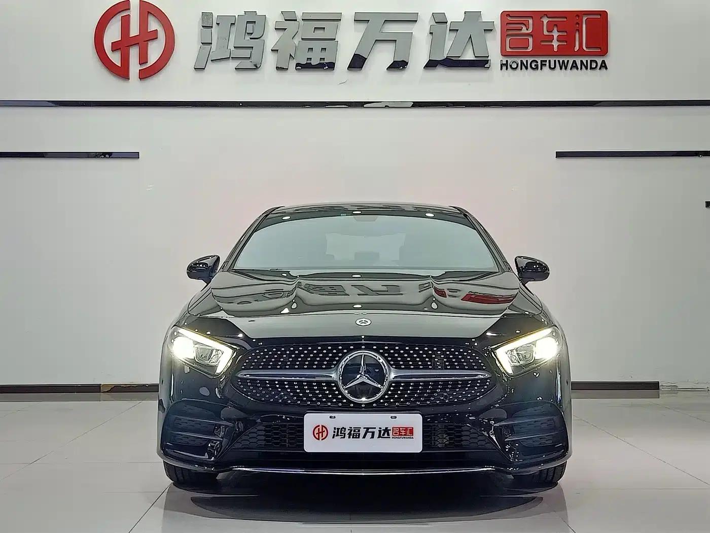Mercedes-Benz A-Class 2022 Facelift III A 200 L Sport Sedan Fashion Edition — миниатюра 2
