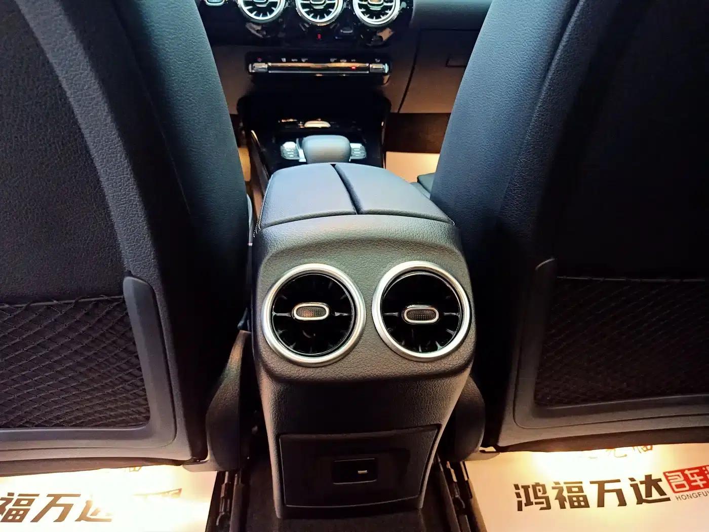 Mercedes-Benz A-Class 2022 Facelift III A 200 L Sport Sedan Fashion Edition — миниатюра 18