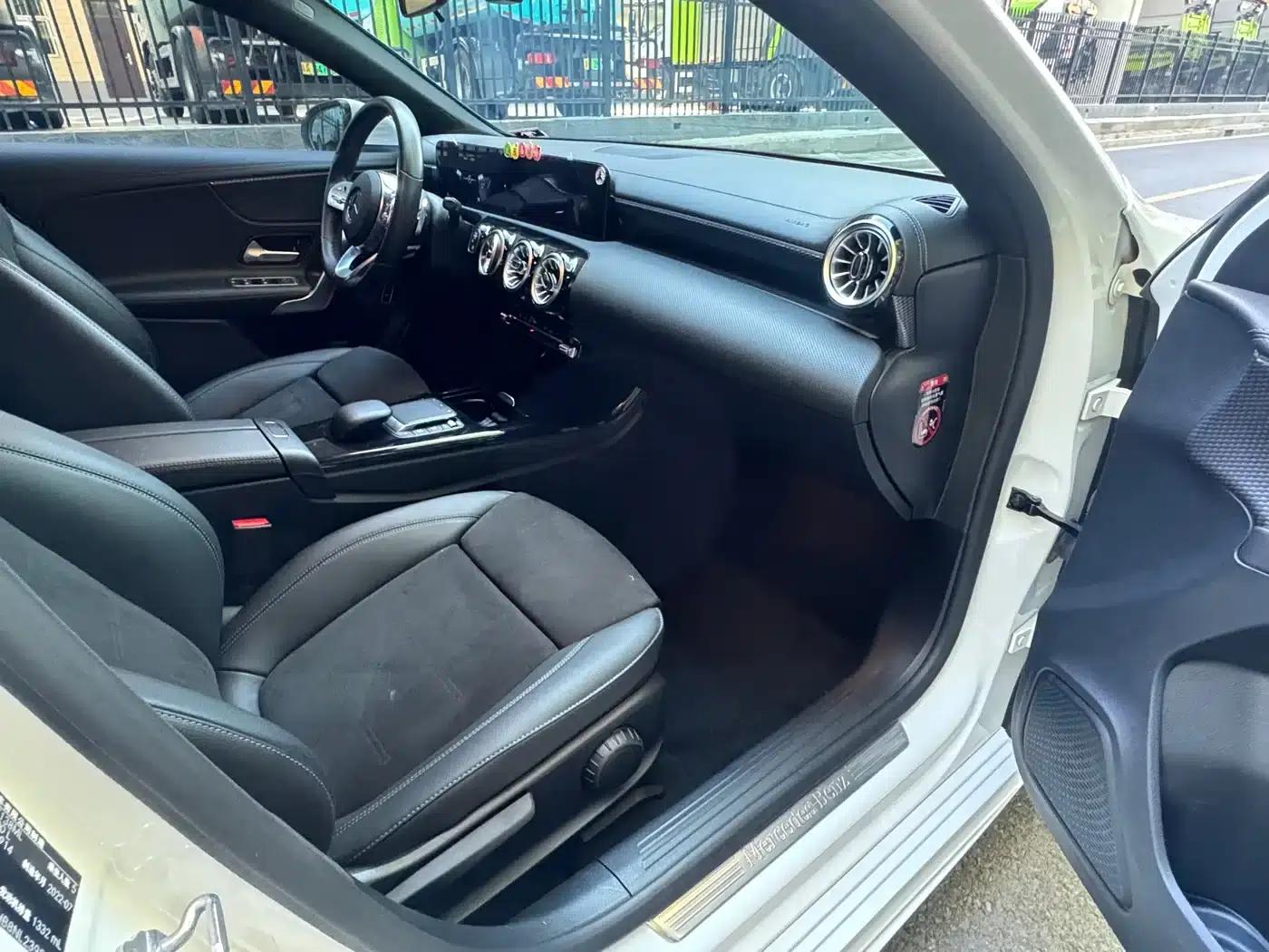 Mercedes-Benz A-Class 2022 A 200 L Sport Sedan Dynamic Edition — миниатюра 9