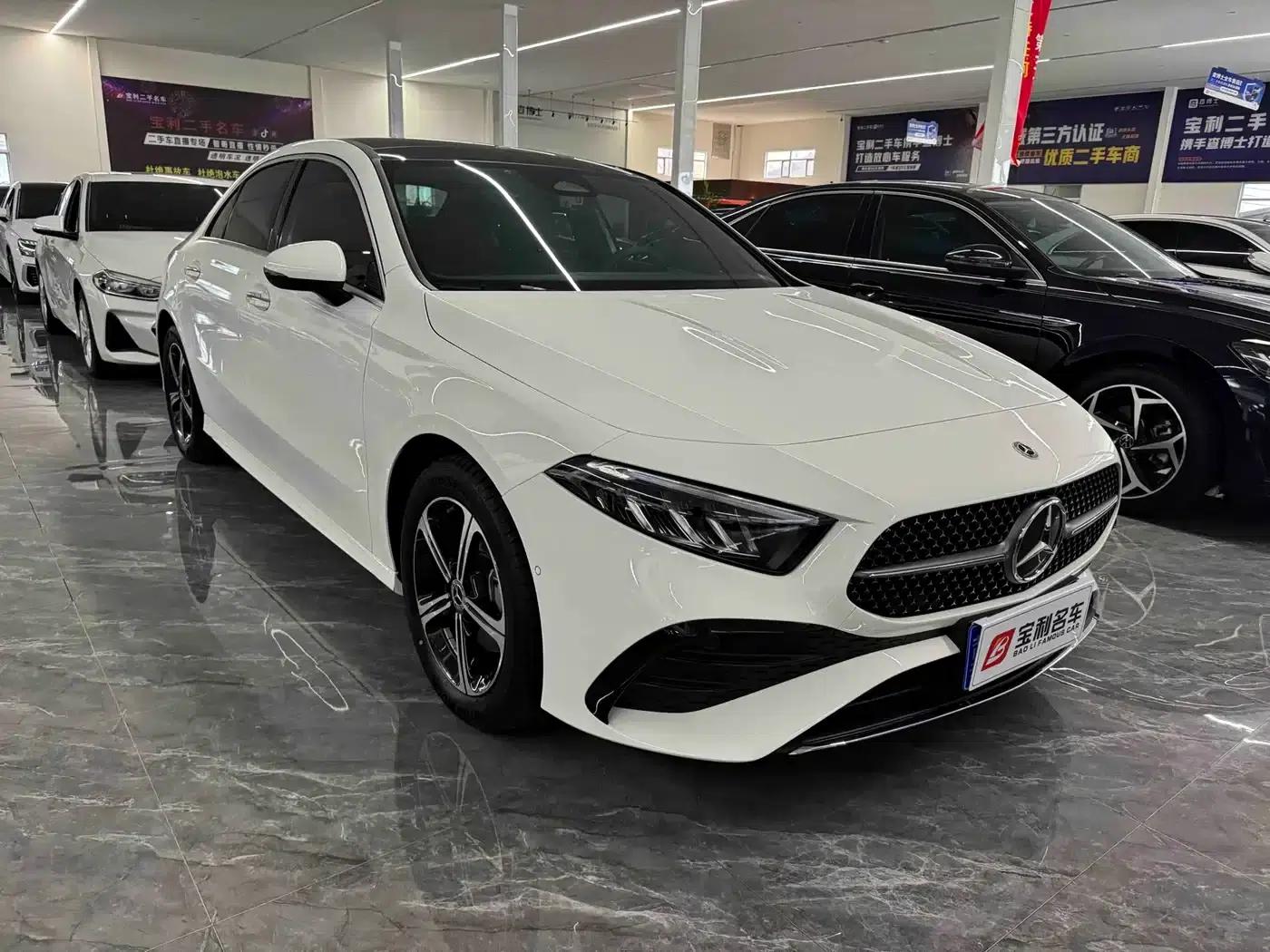Mercedes-Benz A-Class 2024 A 200 L Fashion Edition — миниатюра 1