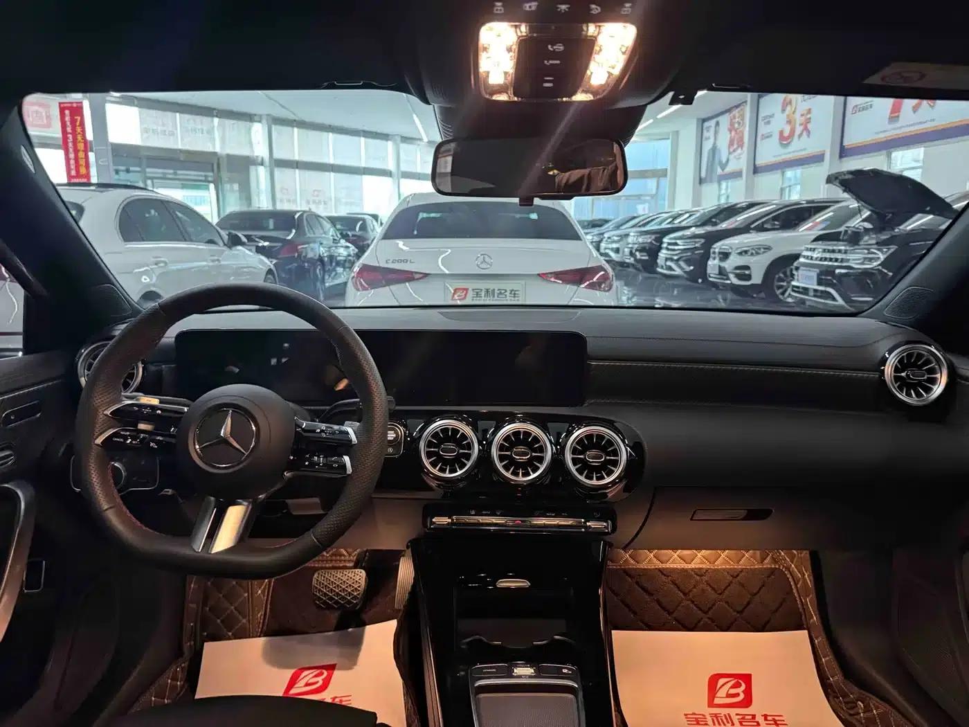 Mercedes-Benz A-Class 2024 A 200 L Fashion Edition — миниатюра 2