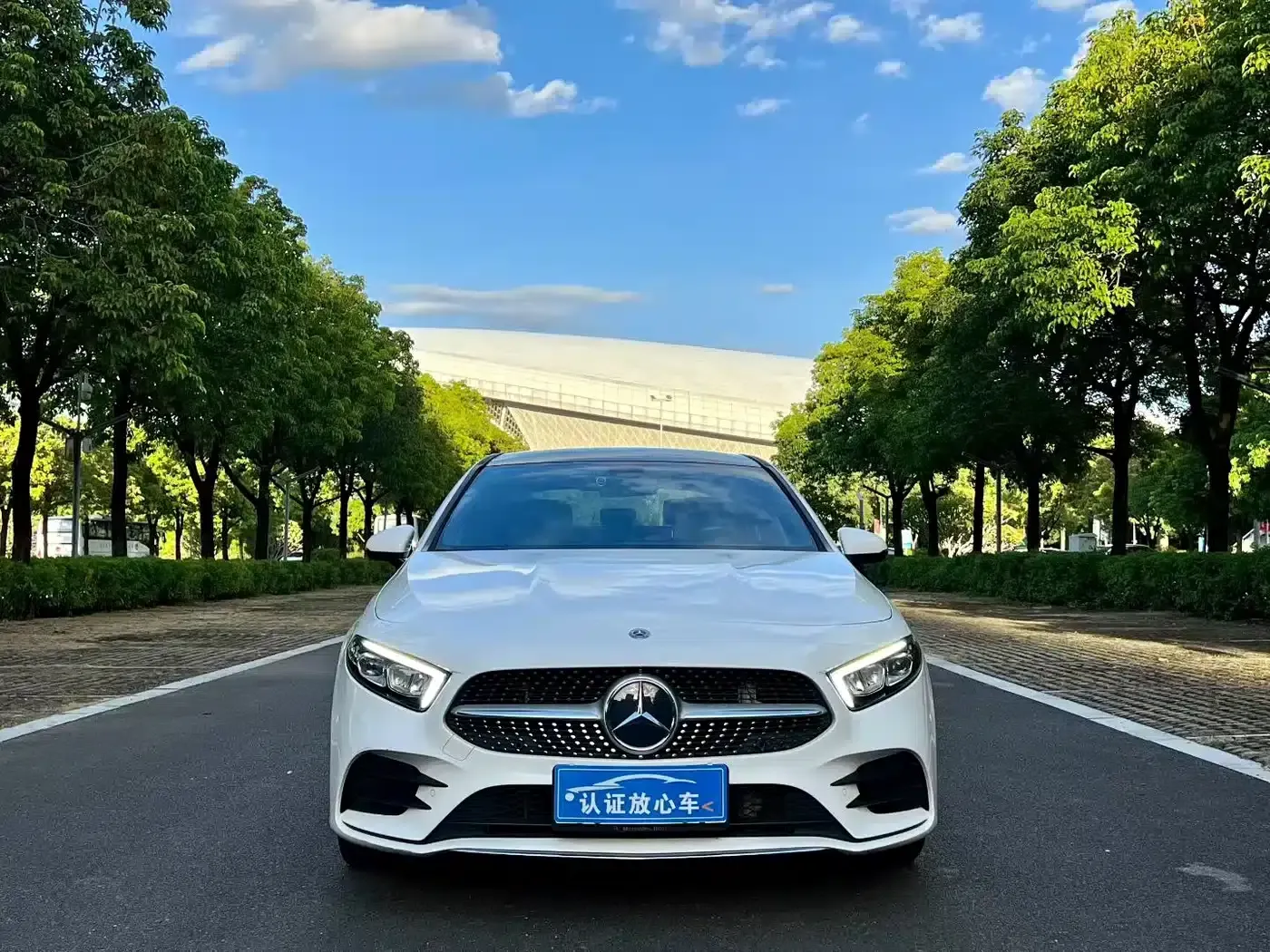 Mercedes-Benz A-Class 2020 Facelift A 200 L Sport Sedan Fashion Model — миниатюра 2