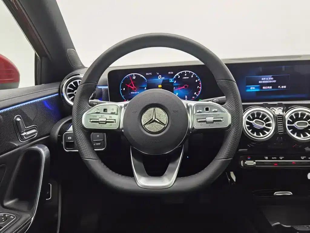 Mercedes-Benz A-Class 2019 Facelift A 200 L Sport Sedan — миниатюра 11