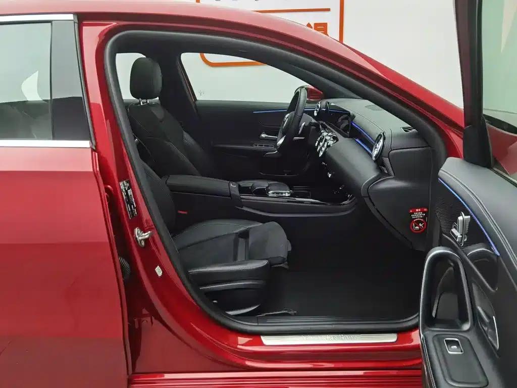 Mercedes-Benz A-Class 2019 Facelift A 200 L Sport Sedan — миниатюра 23