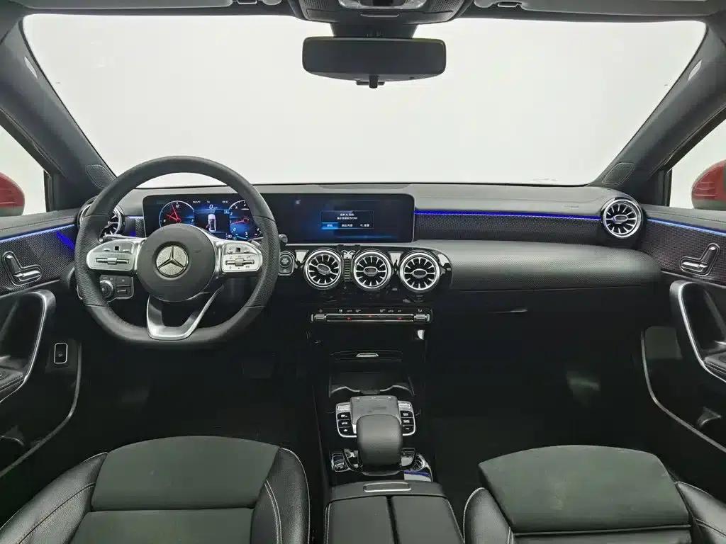 Mercedes-Benz A-Class 2019 Facelift A 200 L Sport Sedan — миниатюра 5