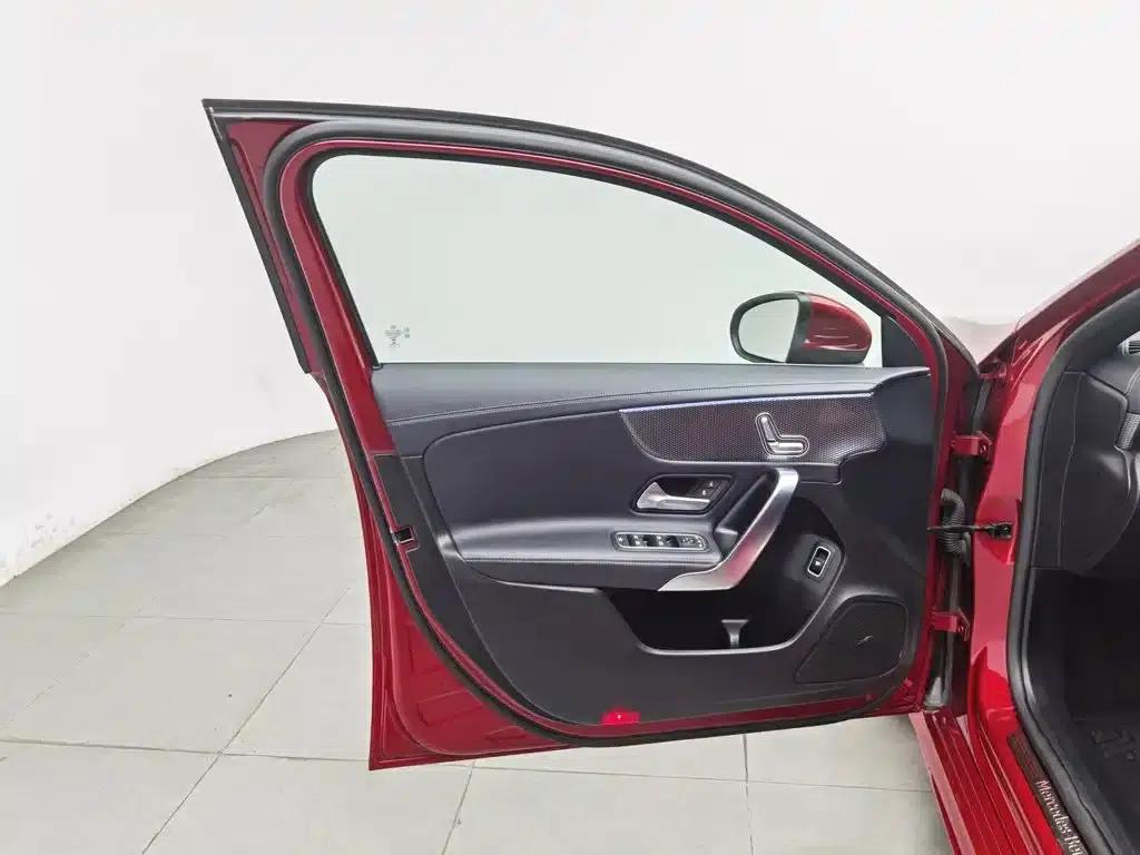 Mercedes-Benz A-Class 2019 Facelift A 200 L Sport Sedan — миниатюра 8