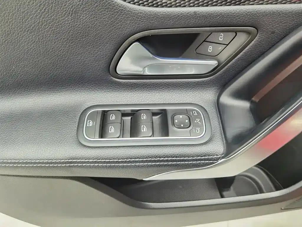Mercedes-Benz A-Class 2019 Facelift A 200 L Sport Sedan — миниатюра 9