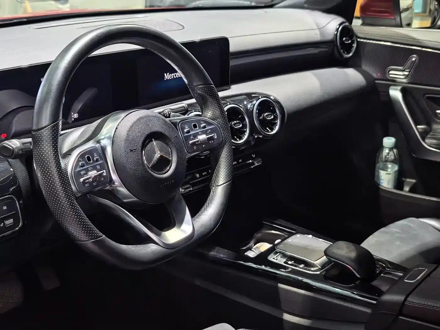 Mercedes-Benz A-Class 2020 A 200 L Sport Sedan — миниатюра 5