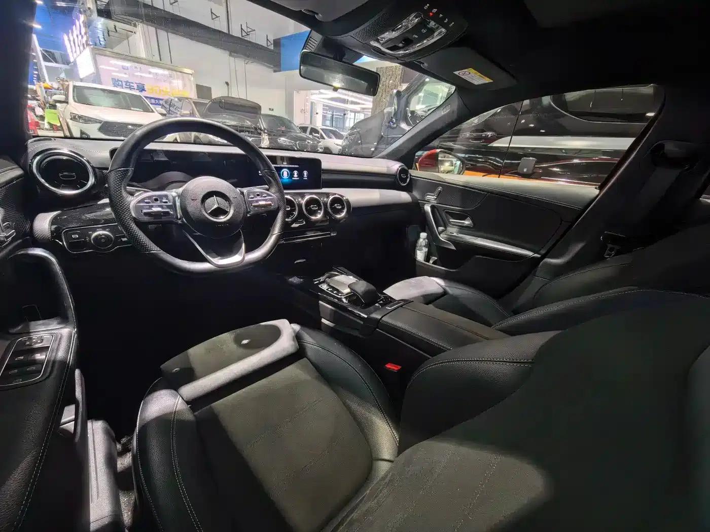 Mercedes-Benz A-Class 2020 A 200 L Sport Sedan — миниатюра 7
