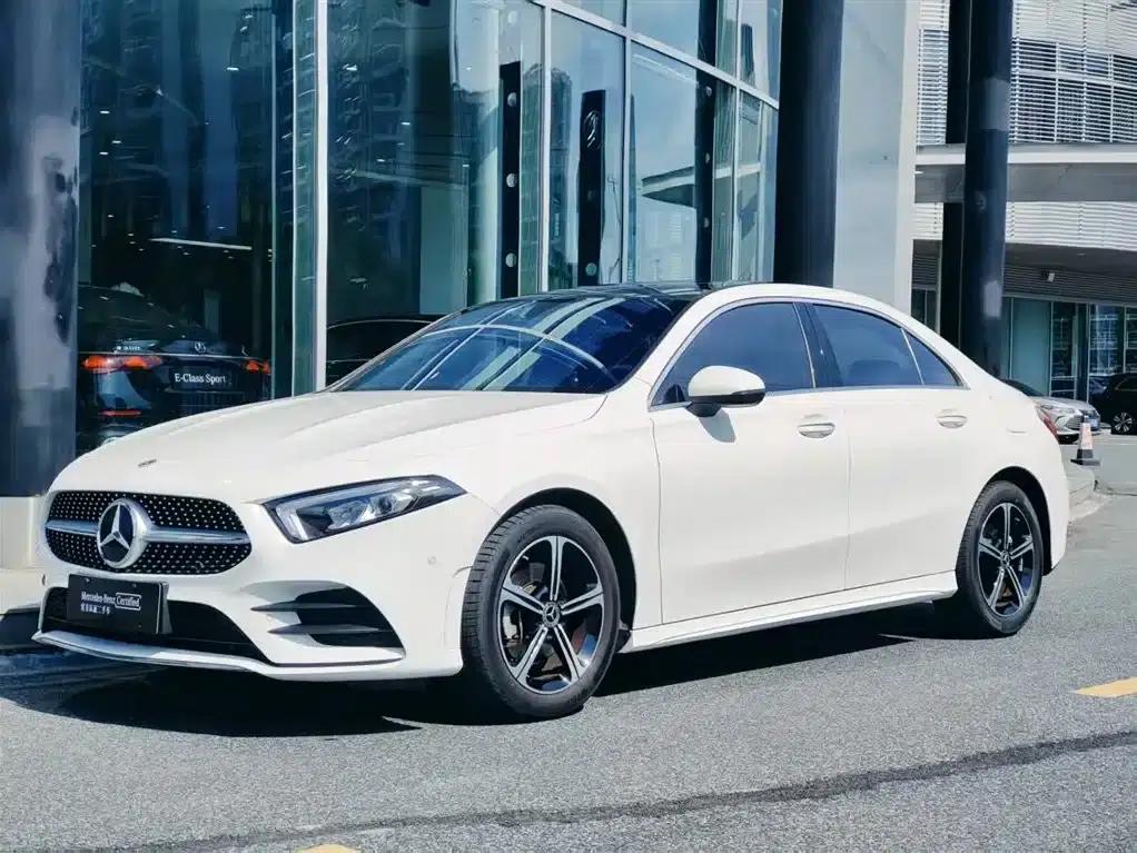 2023 Mercedes-Benz A-Class A 200 L Fashion Edition — миниатюра 1