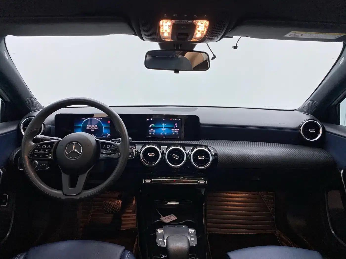 2022 Mercedes-Benz A-Class A 180 L Sport Sedan — миниатюра 12