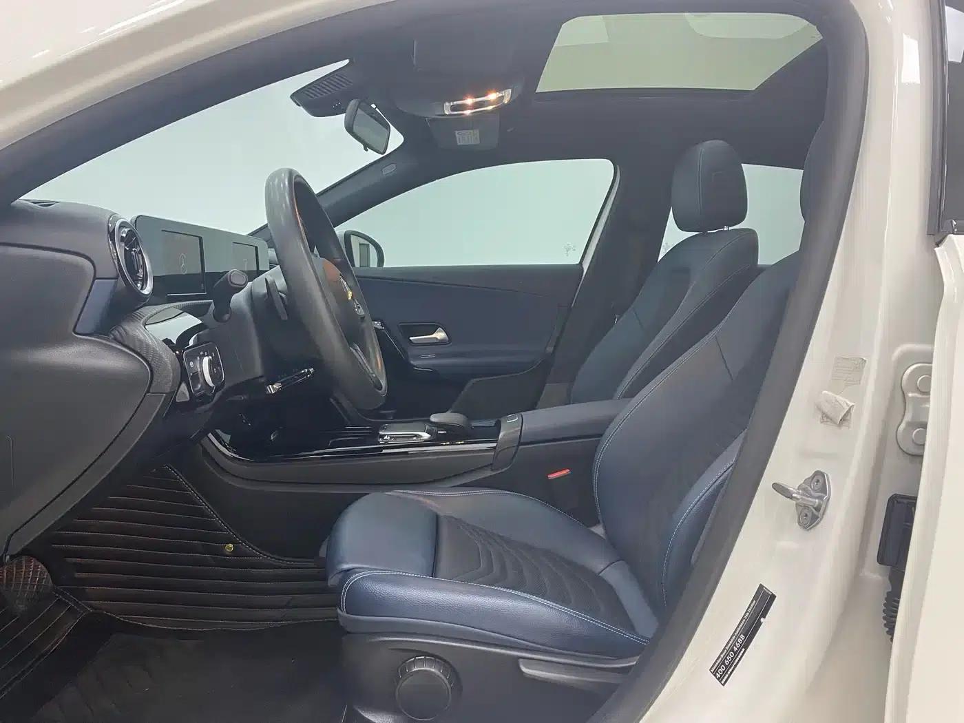 2022 Mercedes-Benz A-Class A 180 L Sport Sedan — миниатюра 7