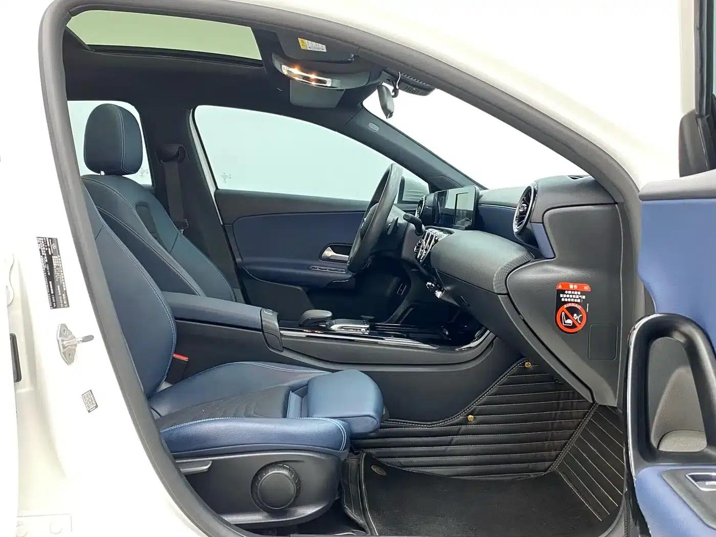 2022 Mercedes-Benz A-Class A 180 L Sport Sedan — миниатюра 8