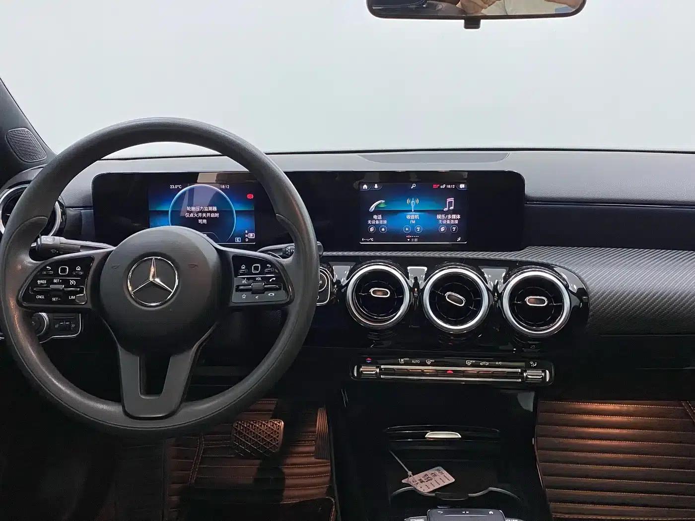 2022 Mercedes-Benz A-Class A 180 L Sport Sedan — миниатюра 10