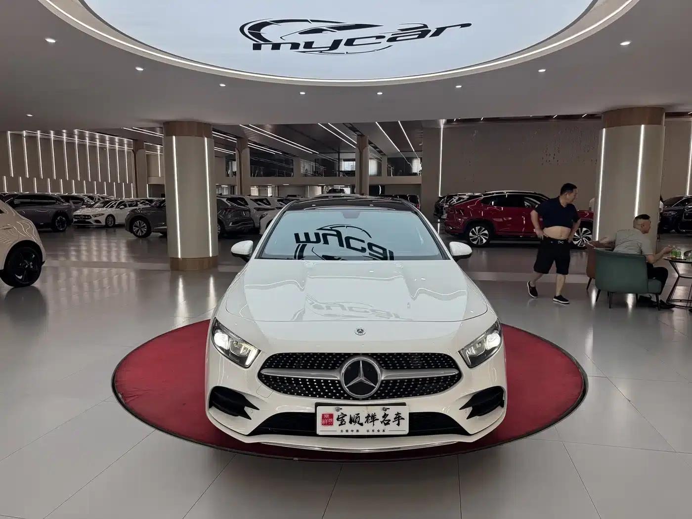 2021 Mercedes-Benz A-Class A 200 L Sport Sedan Dynamic — миниатюра 2