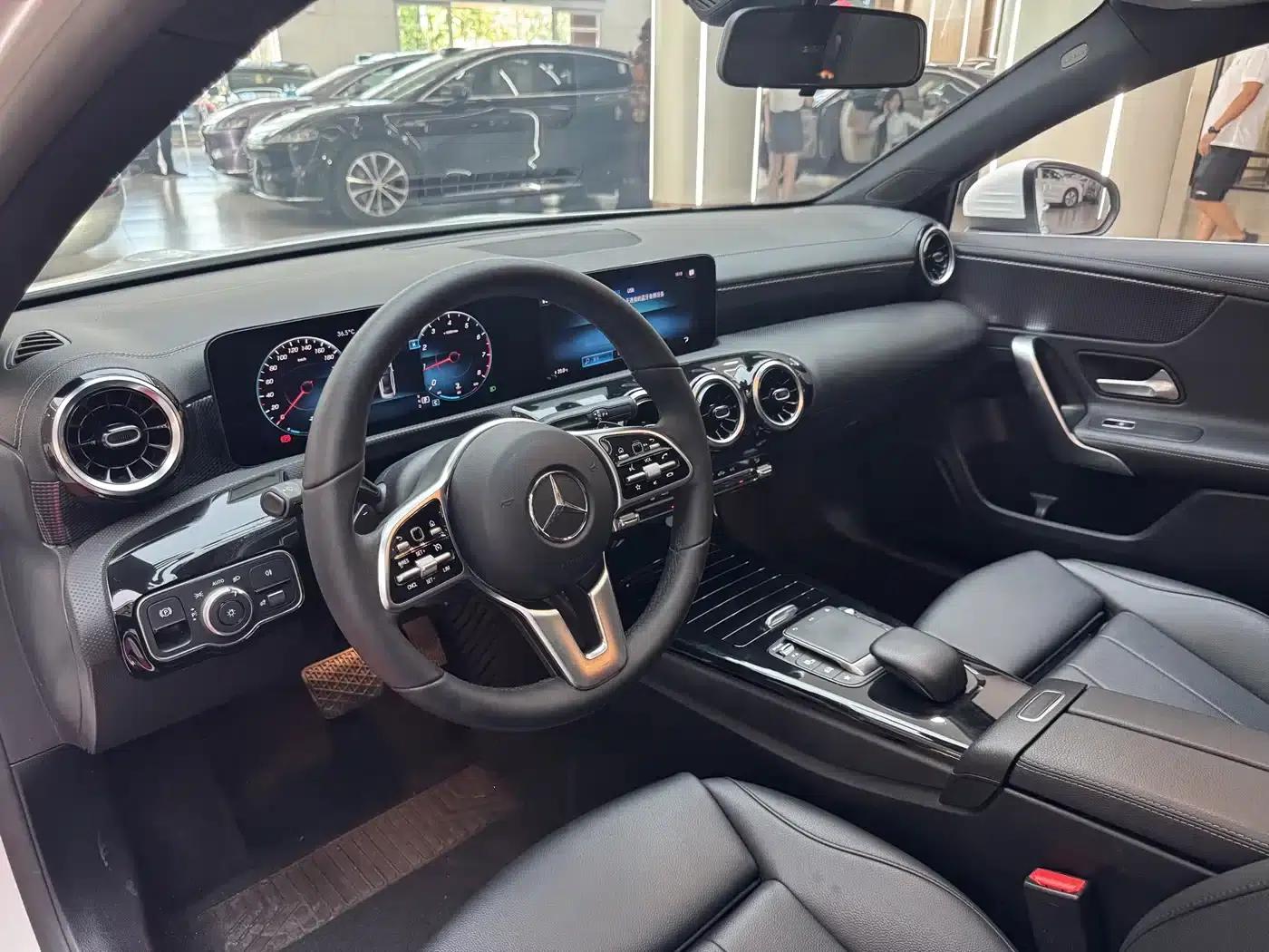 2021 Mercedes-Benz A-Class A 200 L Sport Sedan Dynamic — миниатюра 11