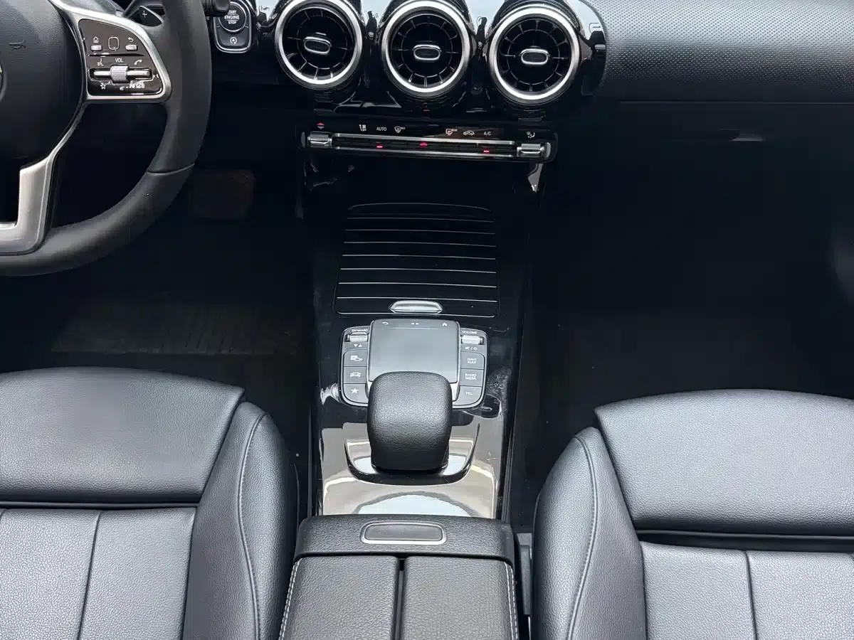 2021 Mercedes-Benz A-Class A 200 L Sport Sedan Dynamic — миниатюра 16
