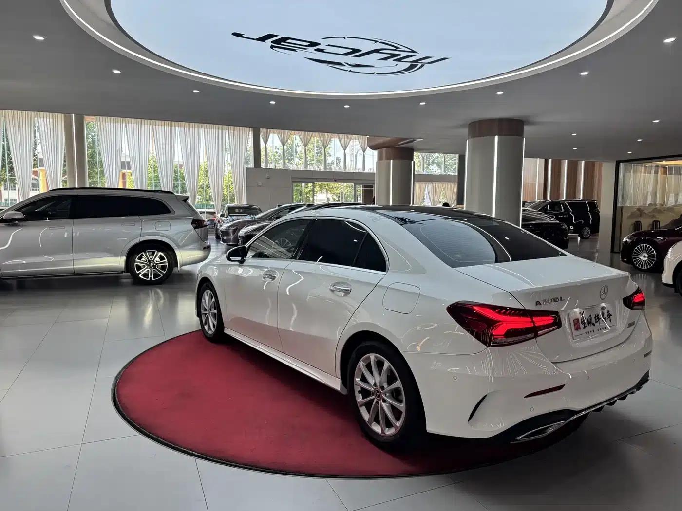 2021 Mercedes-Benz A-Class A 200 L Sport Sedan Dynamic — миниатюра 7