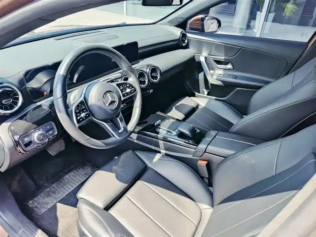Mercedes-Benz A-Class 2020 Facelift A 200 L Sport Sedan Dynamic Edition — миниатюра 9