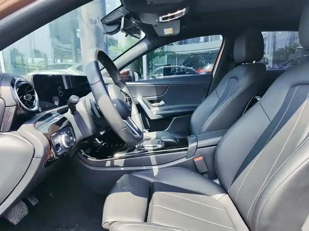 Mercedes-Benz A-Class 2020 Facelift A 200 L Sport Sedan Dynamic Edition — миниатюра 10