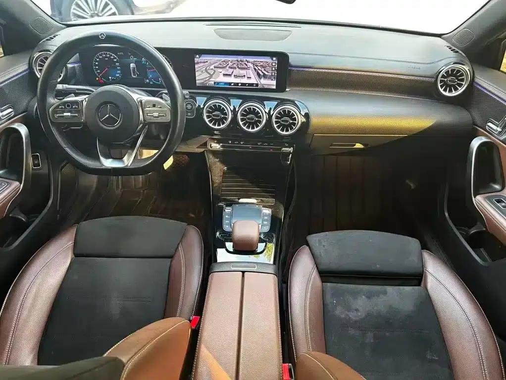 Mercedes-Benz A-Class 2022 Facelift A 200 L Sport Sedan Fashion Model — миниатюра 11