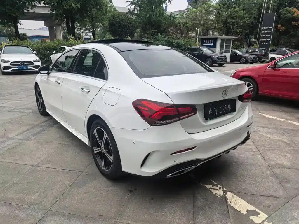 Mercedes-Benz A-Class 2022 Facelift A 200 L Sport Sedan Fashion Model — миниатюра 3