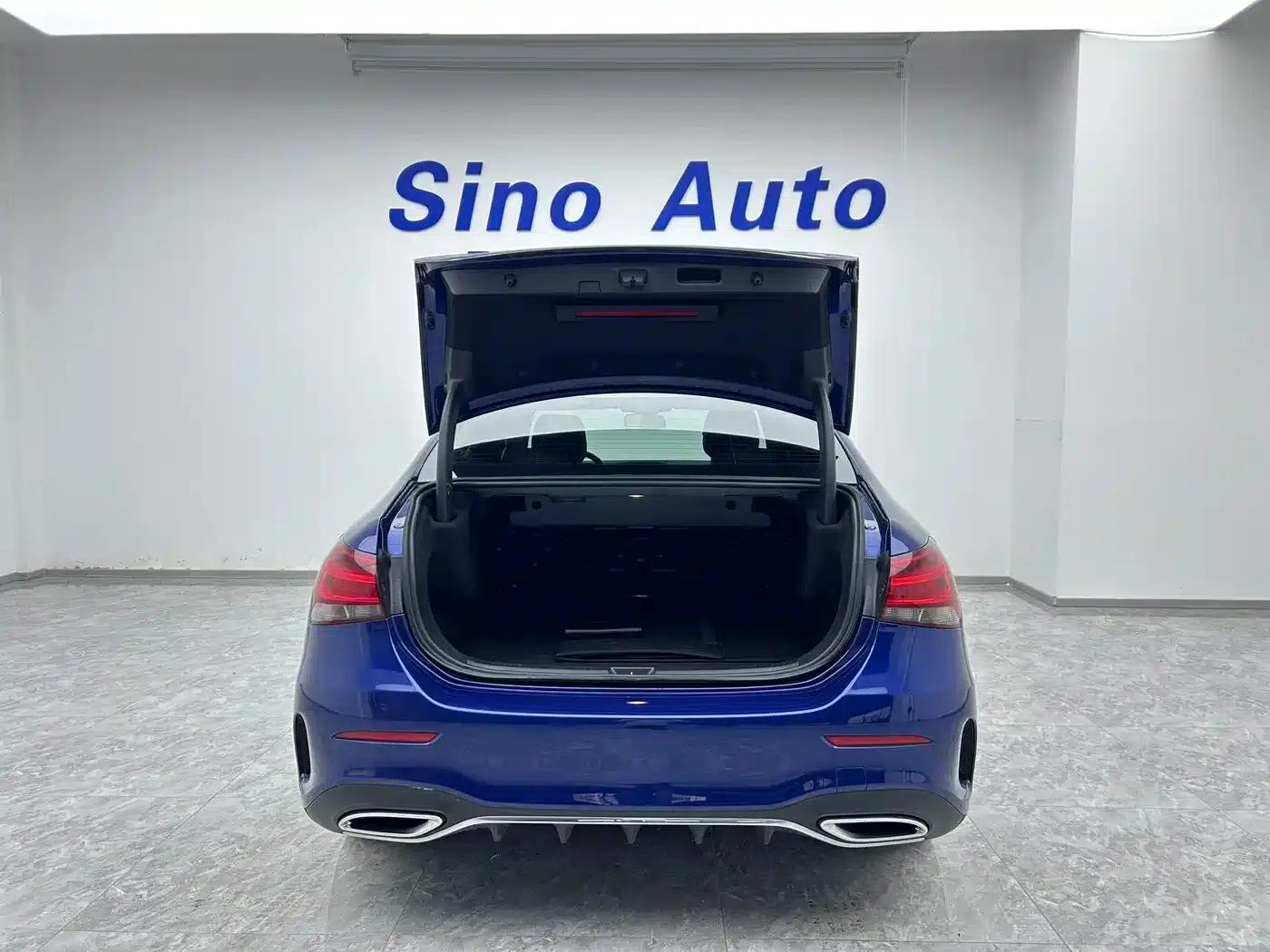 Mercedes-Benz A-Class 2022 Facelift A 180 L Sport Sedan — миниатюра 15