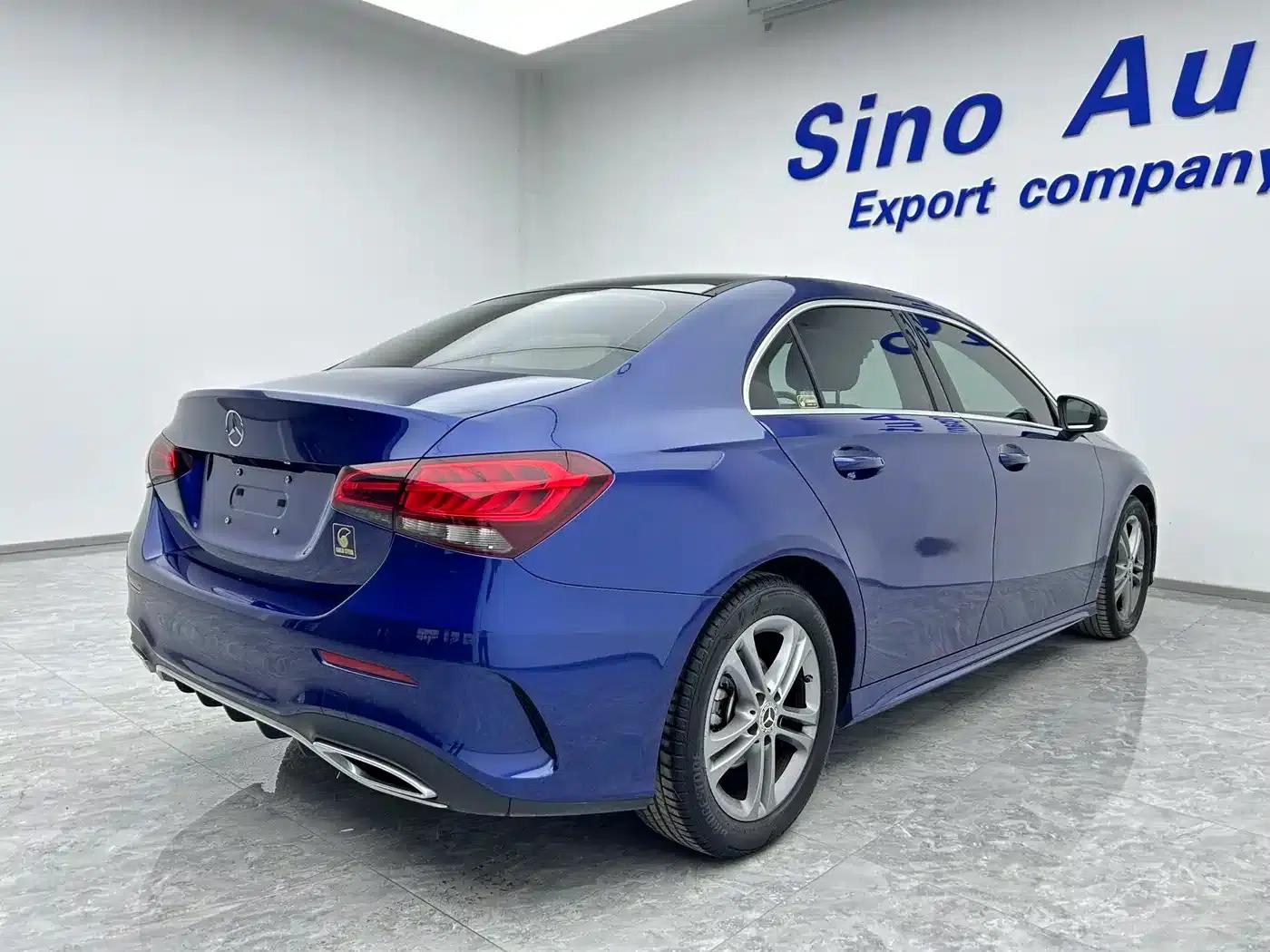 Mercedes-Benz A-Class 2022 Facelift A 180 L Sport Sedan — миниатюра 6