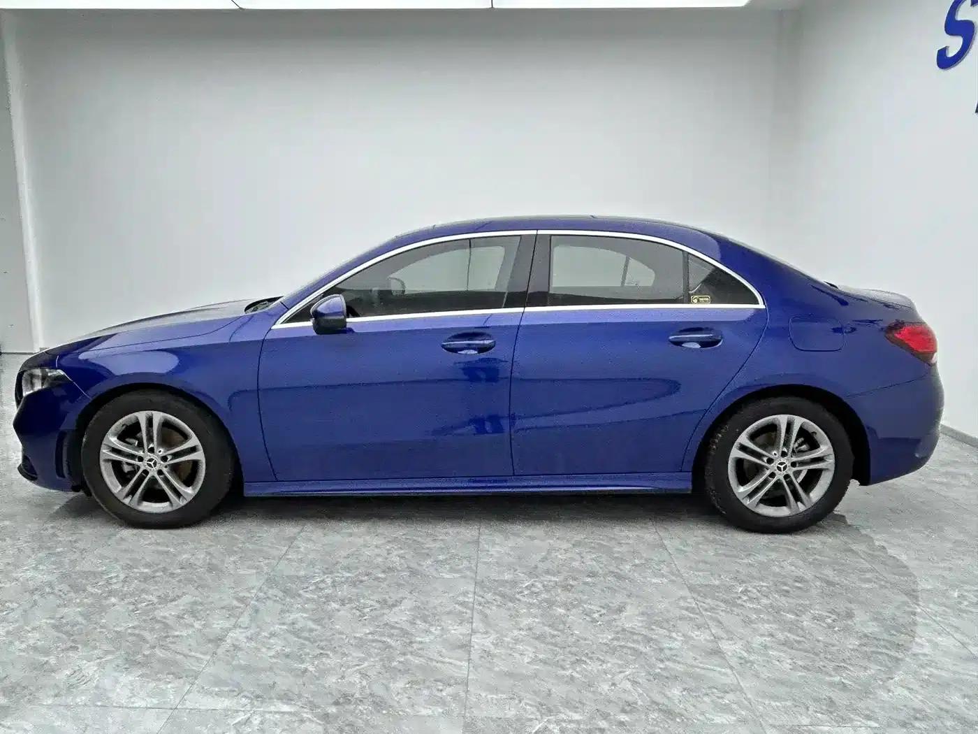 Mercedes-Benz A-Class 2022 Facelift A 180 L Sport Sedan — миниатюра 7