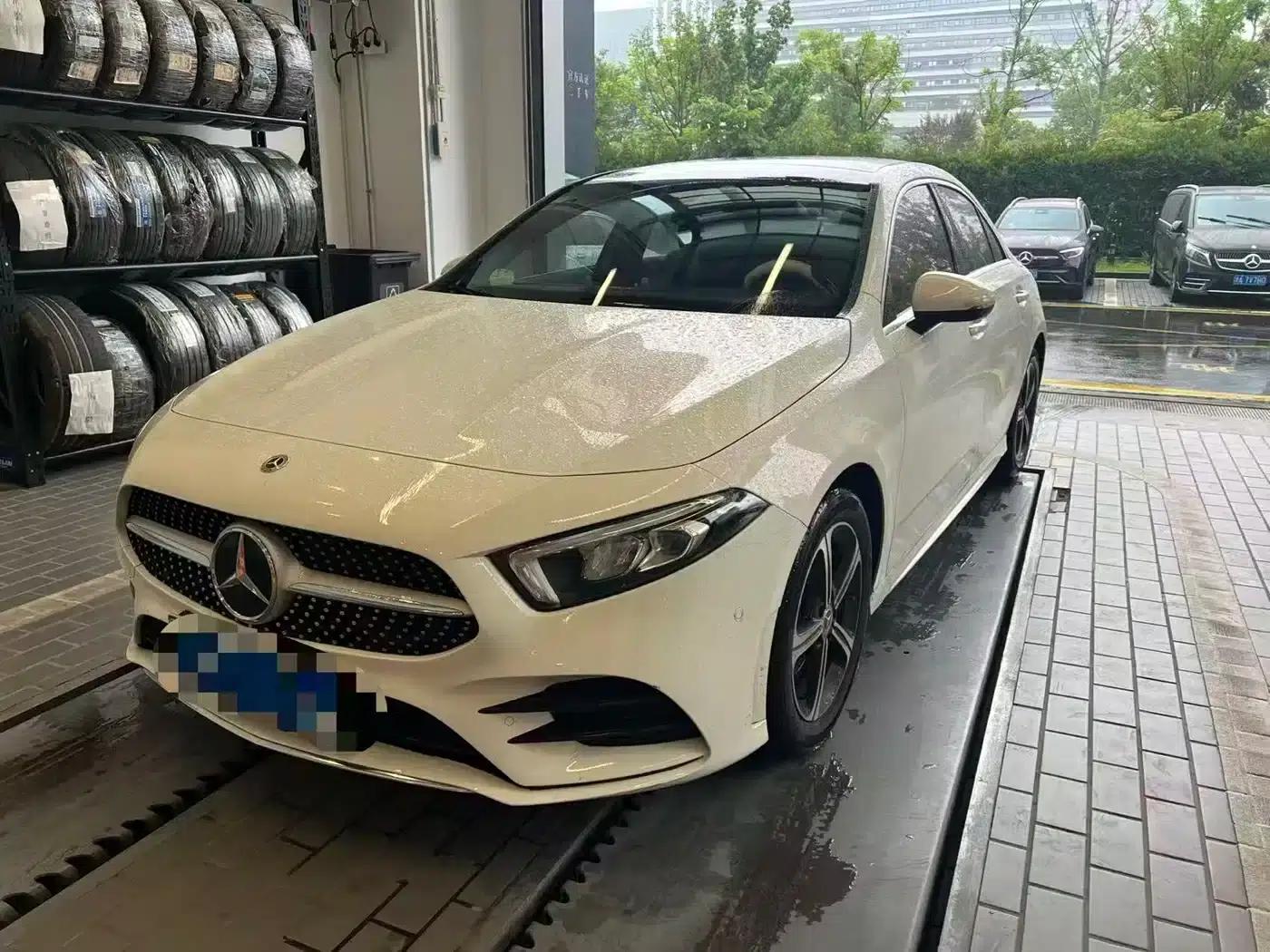 2023 Mercedes-Benz A-Class A 200 L Fashion Edition — миниатюра 1