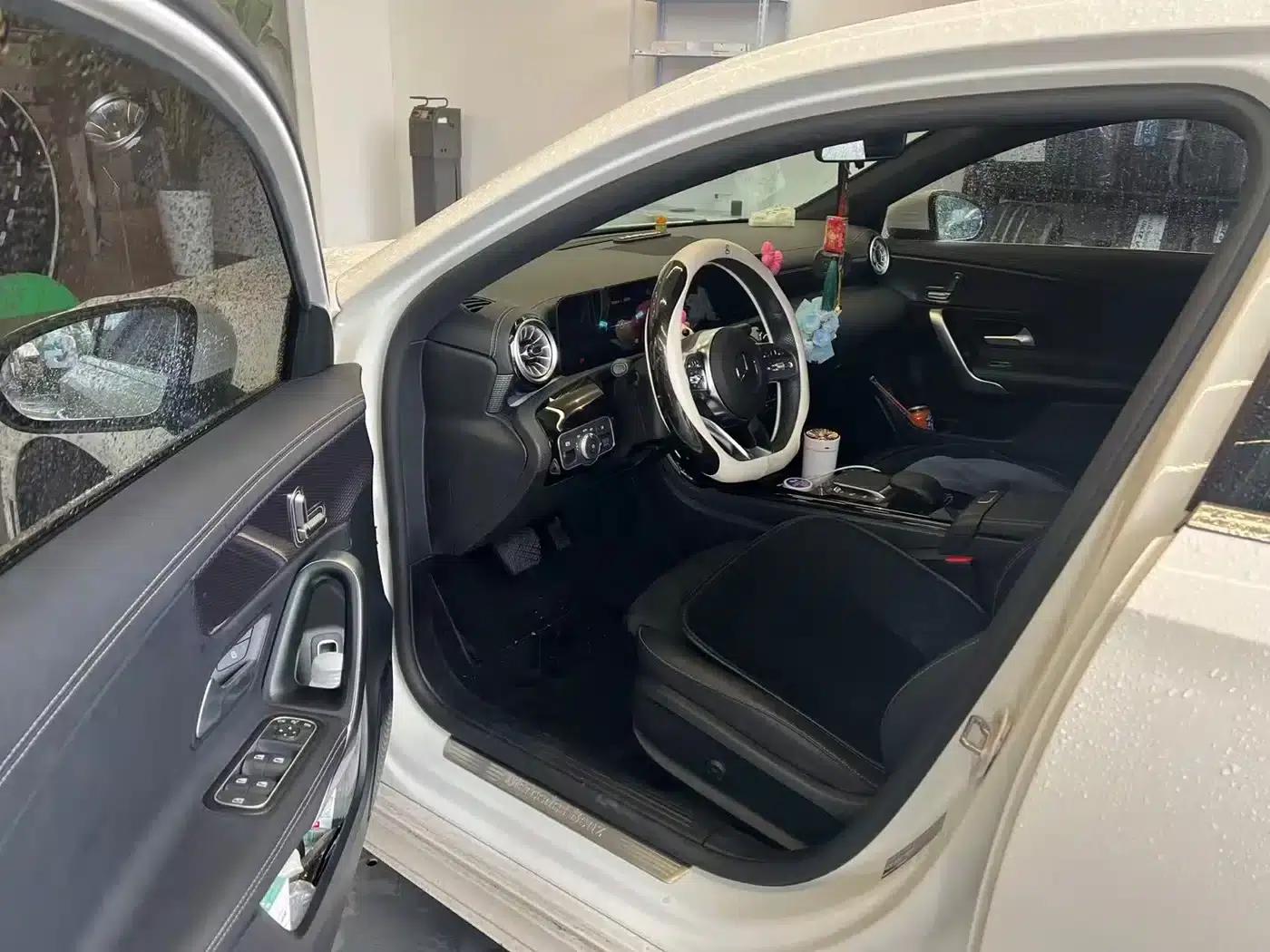 2023 Mercedes-Benz A-Class A 200 L Fashion Edition — миниатюра 3