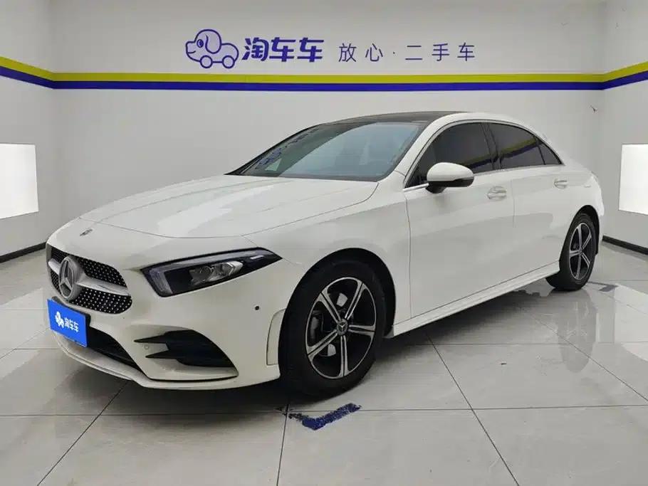 Mercedes-Benz A-Class 2022 Facelift II A 200 L Sport Sedan Fashion Edition — миниатюра 1