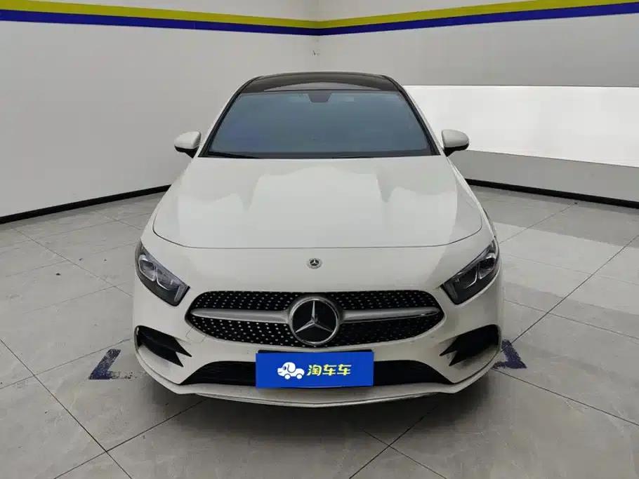 Mercedes-Benz A-Class 2022 Facelift II A 200 L Sport Sedan Fashion Edition — миниатюра 2