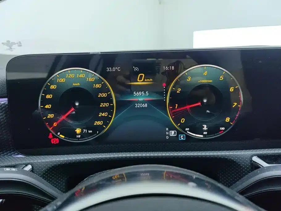 Mercedes-Benz A-Class 2022 Facelift II A 200 L Sport Sedan Fashion Edition — миниатюра 14