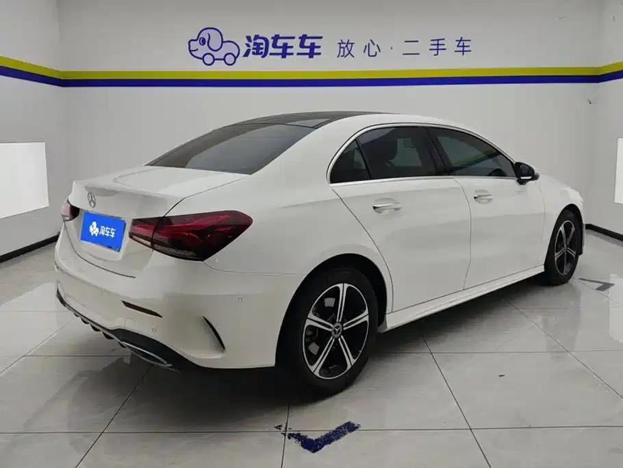 Mercedes-Benz A-Class 2022 Facelift II A 200 L Sport Sedan Fashion Edition — миниатюра 3