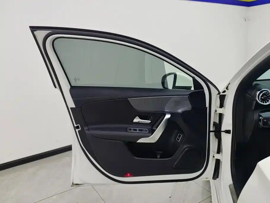 Mercedes-Benz A-Class 2022 Facelift II A 200 L Sport Sedan Fashion Edition — миниатюра 7
