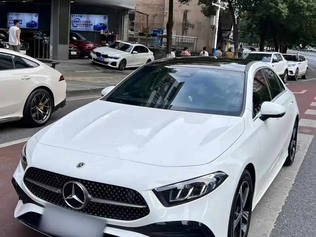 2023 Mercedes-Benz A-Class A 200 L Fashion Edition — миниатюра 2