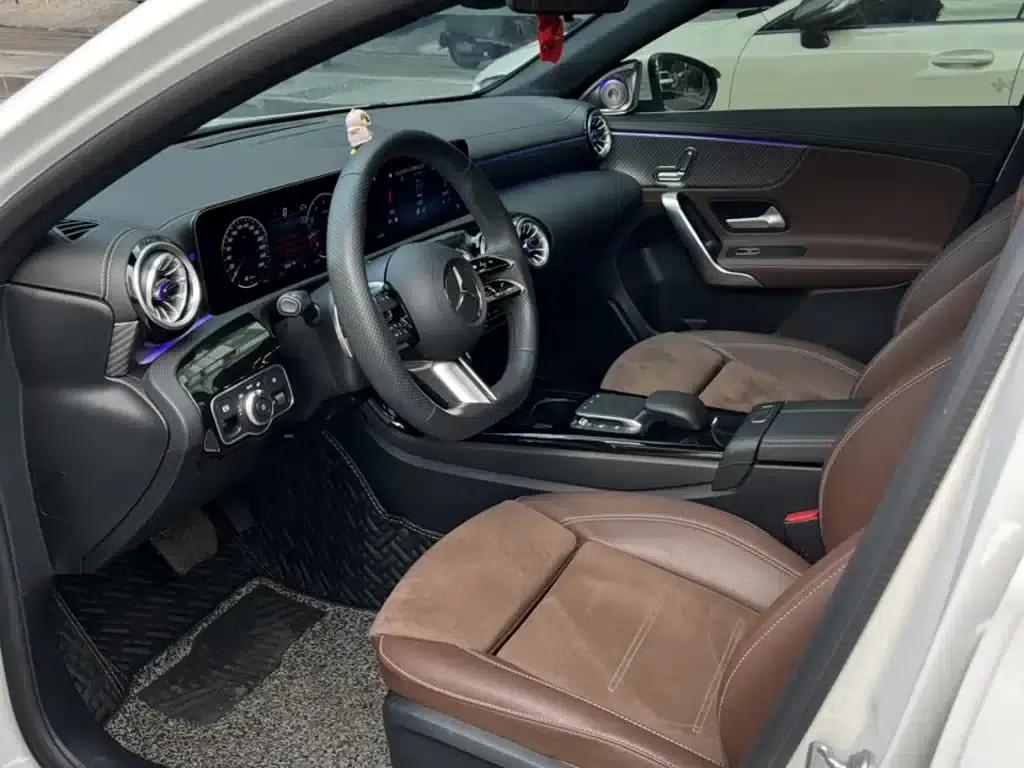 2023 Mercedes-Benz A-Class A 200 L Fashion Edition — миниатюра 15