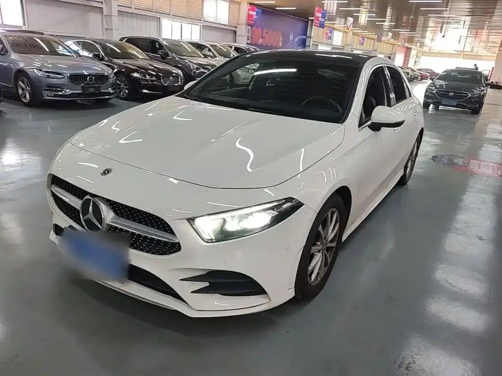 Mercedes-Benz A-Class 2022 Facelift A 200 L Sport Sedan Fashion Model — миниатюра 1