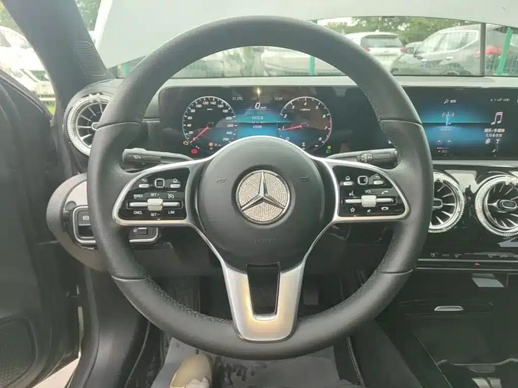 2021 Mercedes-Benz A-Class A 200 L Sport Sedan Dynamic — миниатюра 11