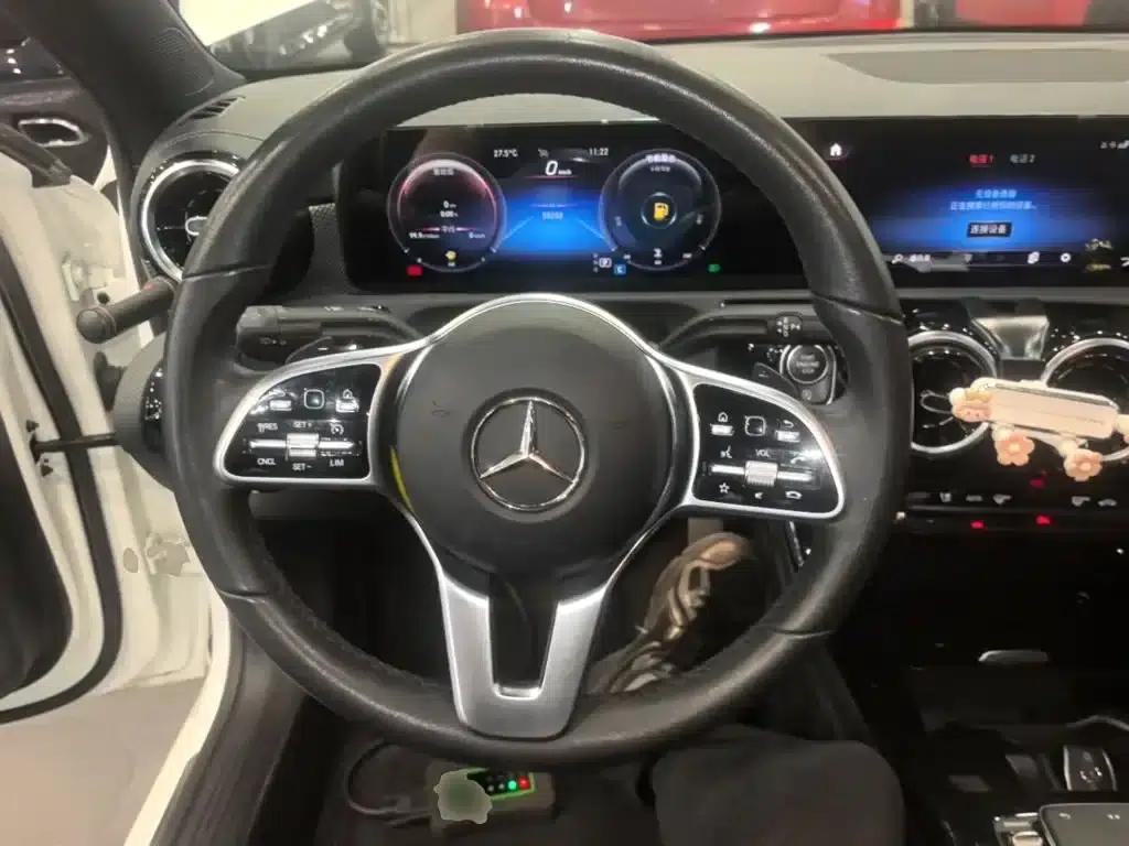 Mercedes-Benz A-Class 2021 Facelift A 180 L Sport Sedan — миниатюра 11