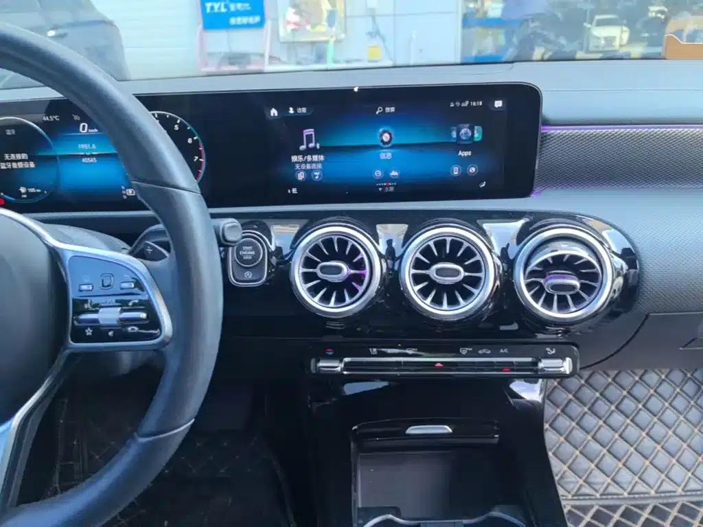 2022 Mercedes-Benz A-Class A 180 L Sport Sedan — миниатюра 13