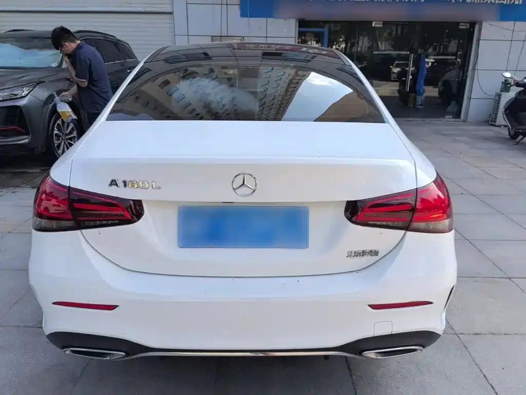 2022 Mercedes-Benz A-Class A 180 L Sport Sedan — миниатюра 6