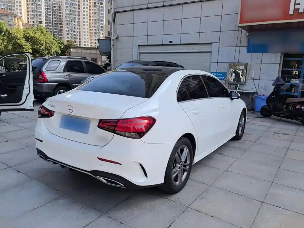 2022 Mercedes-Benz A-Class A 180 L Sport Sedan — миниатюра 7
