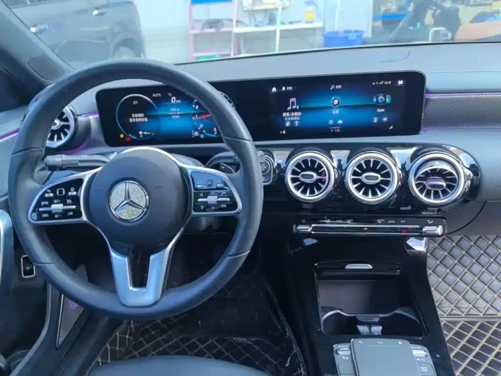 2022 Mercedes-Benz A-Class A 180 L Sport Sedan — миниатюра 10