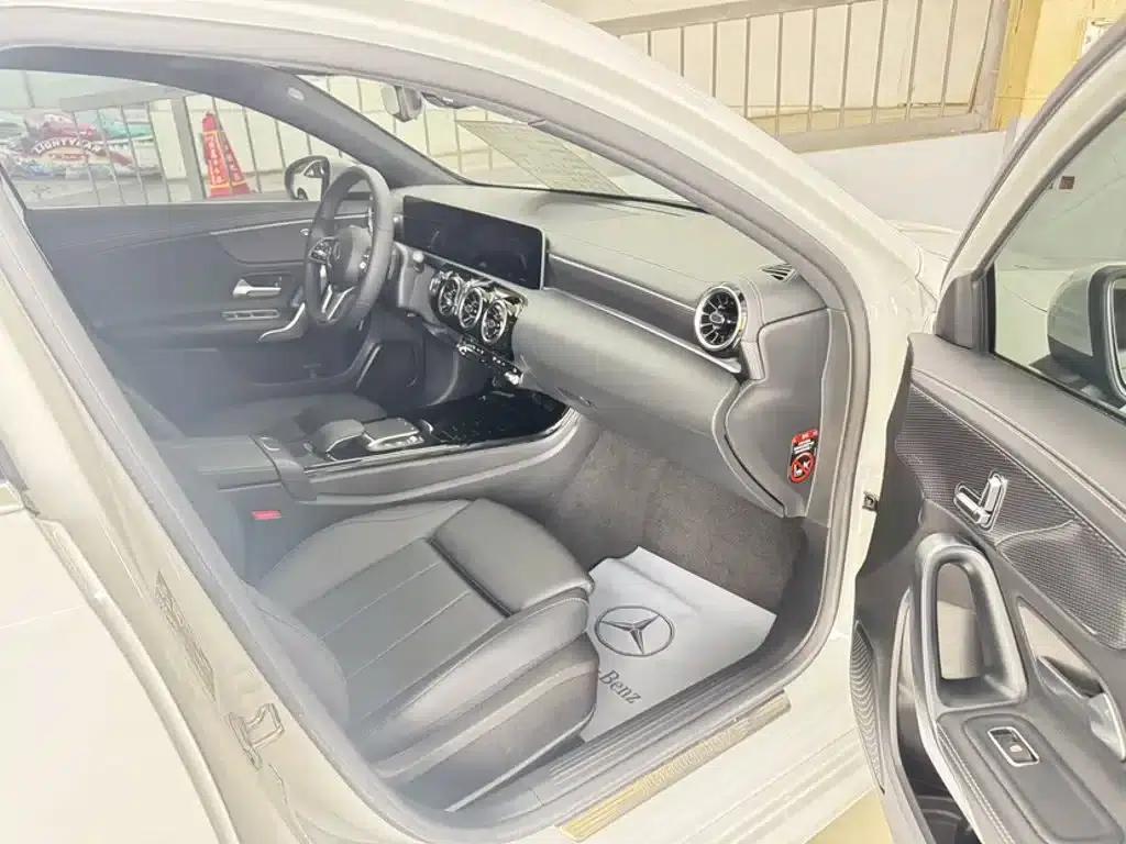 Mercedes-Benz A-Class 2020 A 200 L Sport Sedan — миниатюра 11
