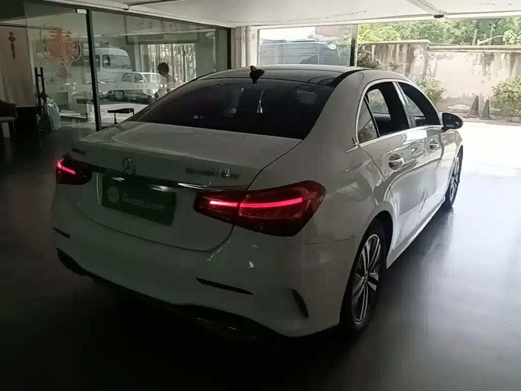 2019 Mercedes-Benz A-Class A 180 L Sport Sedan — миниатюра 7