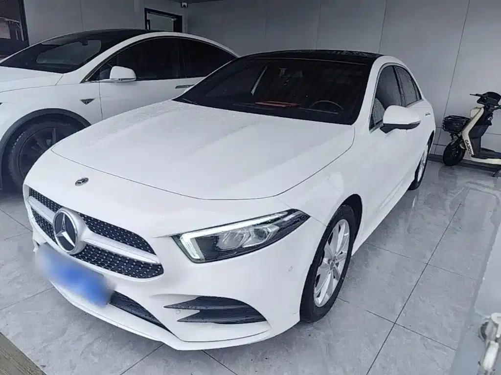 Mercedes-Benz A-Class 2021 A 200 L Sport Sedan Fashion Edition — миниатюра 2
