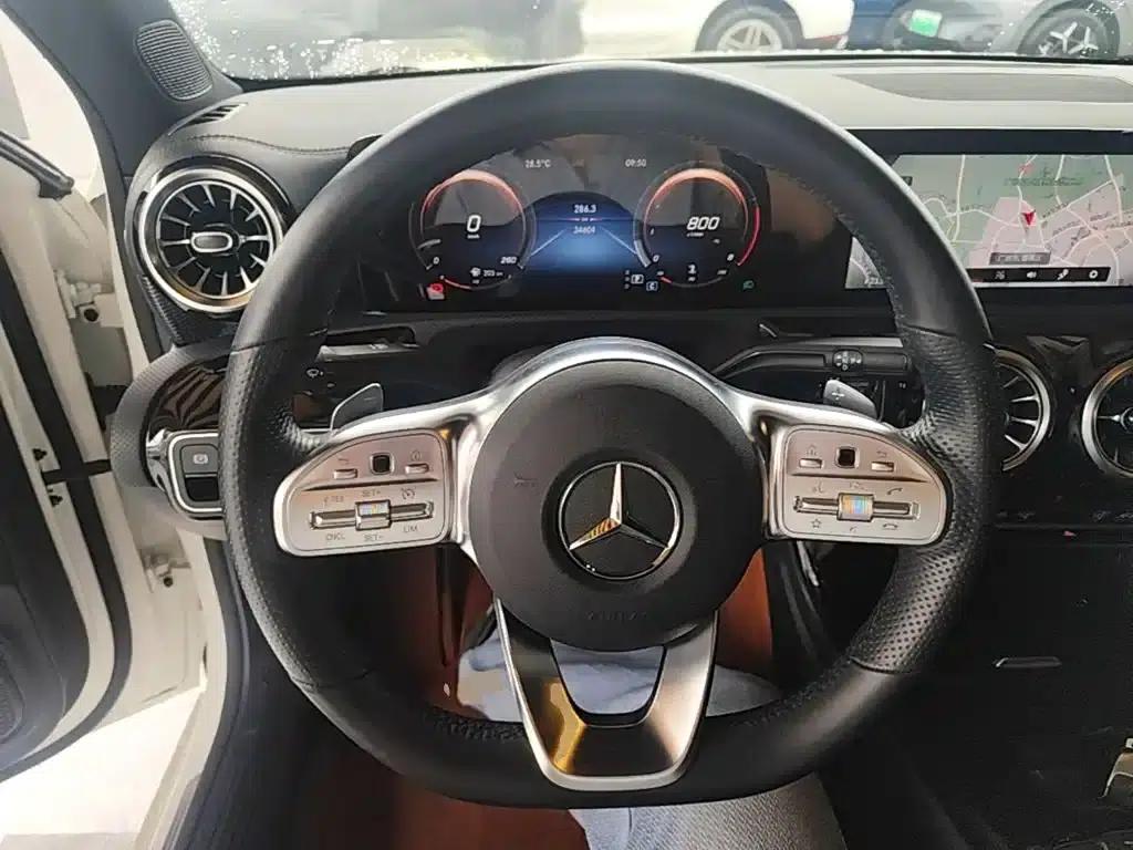 Mercedes-Benz A-Class 2021 A 200 L Sport Sedan Fashion Edition — миниатюра 11